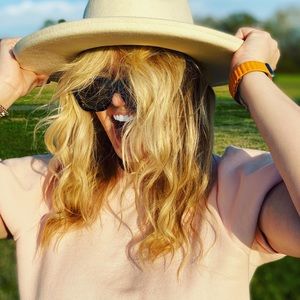 Meet your Posher, Christina